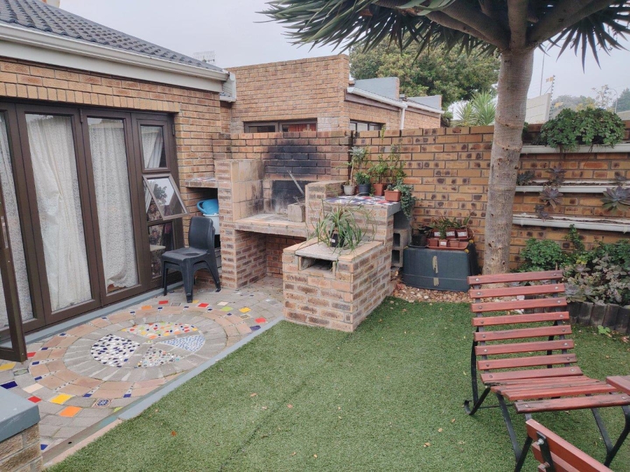To Let 2 Bedroom Property for Rent in Eden Park Western Cape
